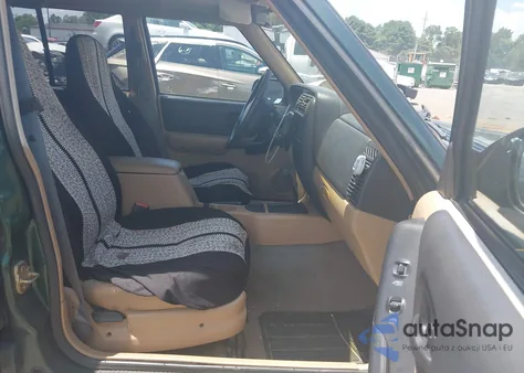 2000 Jeep Cherokee Sport from USA, damaged, VIN 1J4FT48S7YL134491